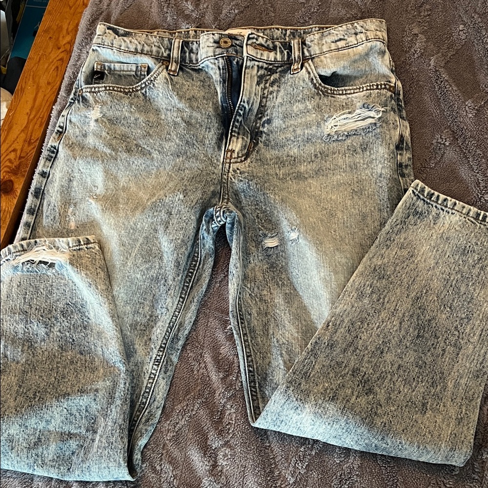 KanCan Light Acid Wash Boyfriend Jeans with Distressed Detail